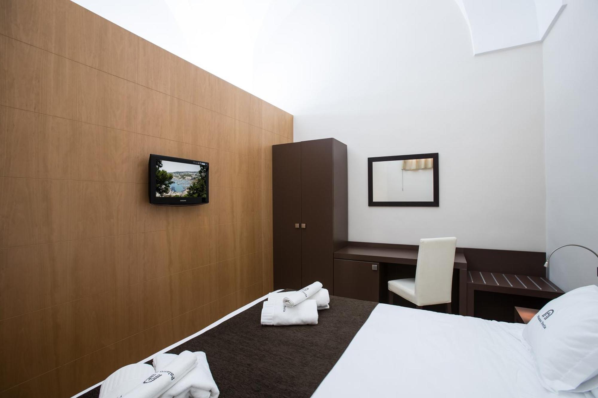 Palazzo Perla Bed and Breakfast Gallipolli Exteriör bild